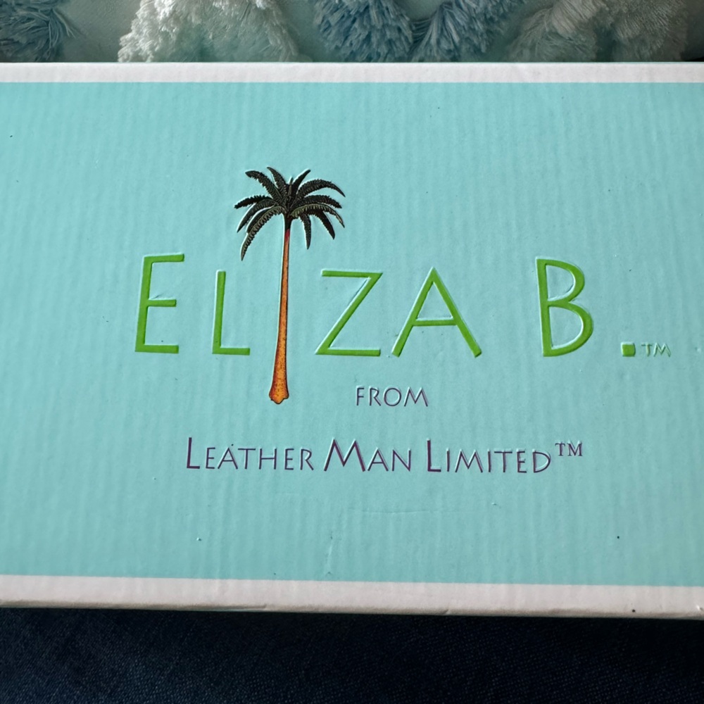 Eliza B patent leather flip flops sz 8